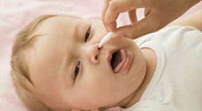 Cách trị nghẹt mũi cho trẻ sơ sinh