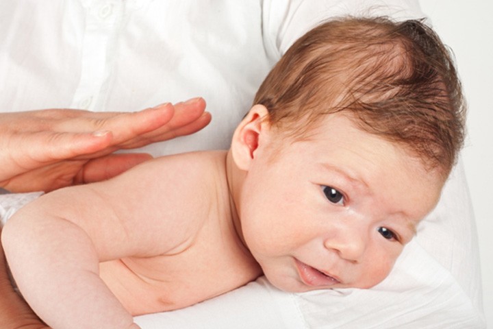 Cách trị nghẹt mũi cho trẻ sơ sinh