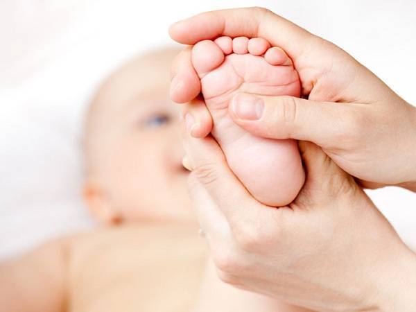 Cách trị nghẹt mũi cho trẻ sơ sinh 