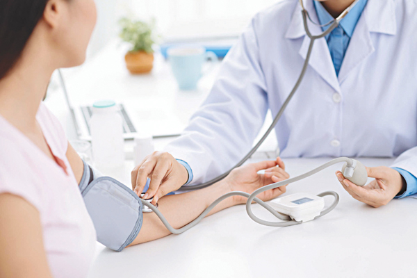 Dấu hiệu của tai biến mạch máu não là gì và cách phòng bệnh ra sao 