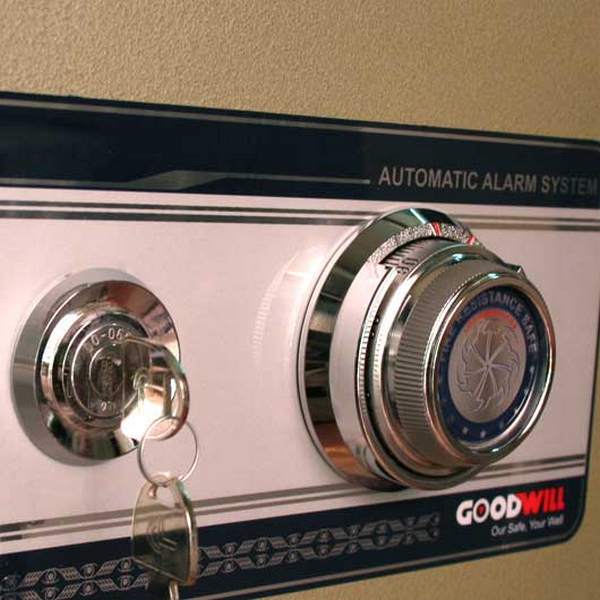 Hướng dẫn cách đổi mã số két sắt đơn giản, chi tiết