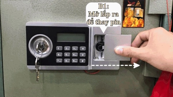 Mở lắp két sắt để thay pin và tiến hành các bước mở két như hướng dẫn