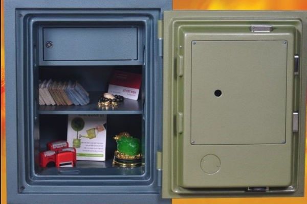 Sắp xếp lại đồ đạc gọn gàng