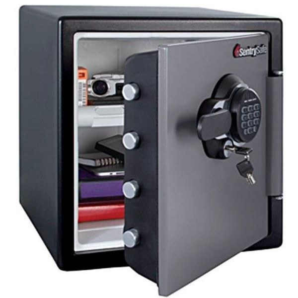 Két sắt Sentry là thương hiệu 90 năm đến từ Mỹ