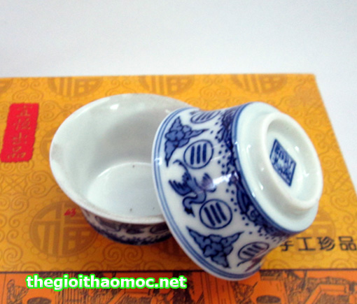tách sứ uống trà
