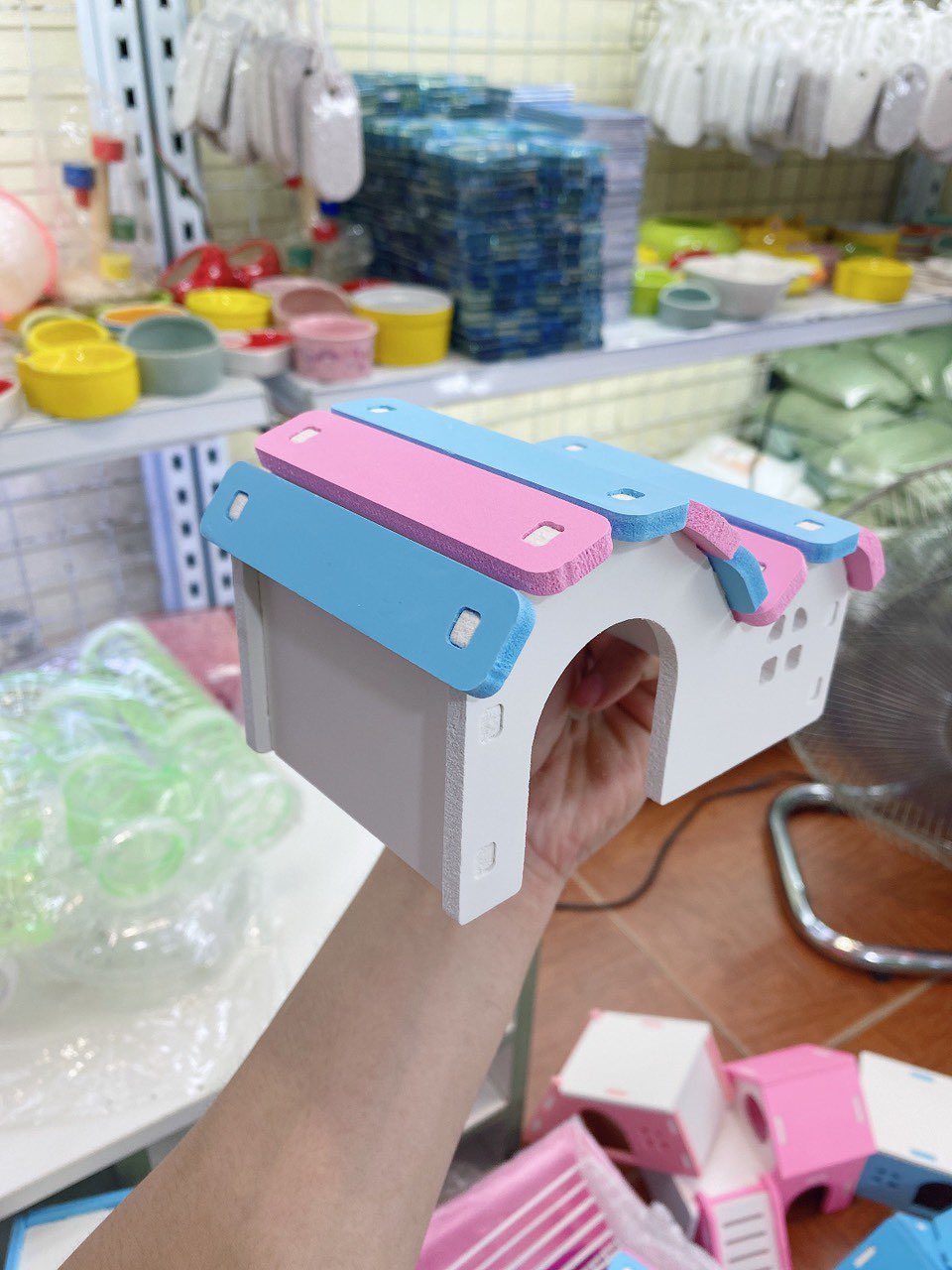 Nhà ngủ vòm sắc màu