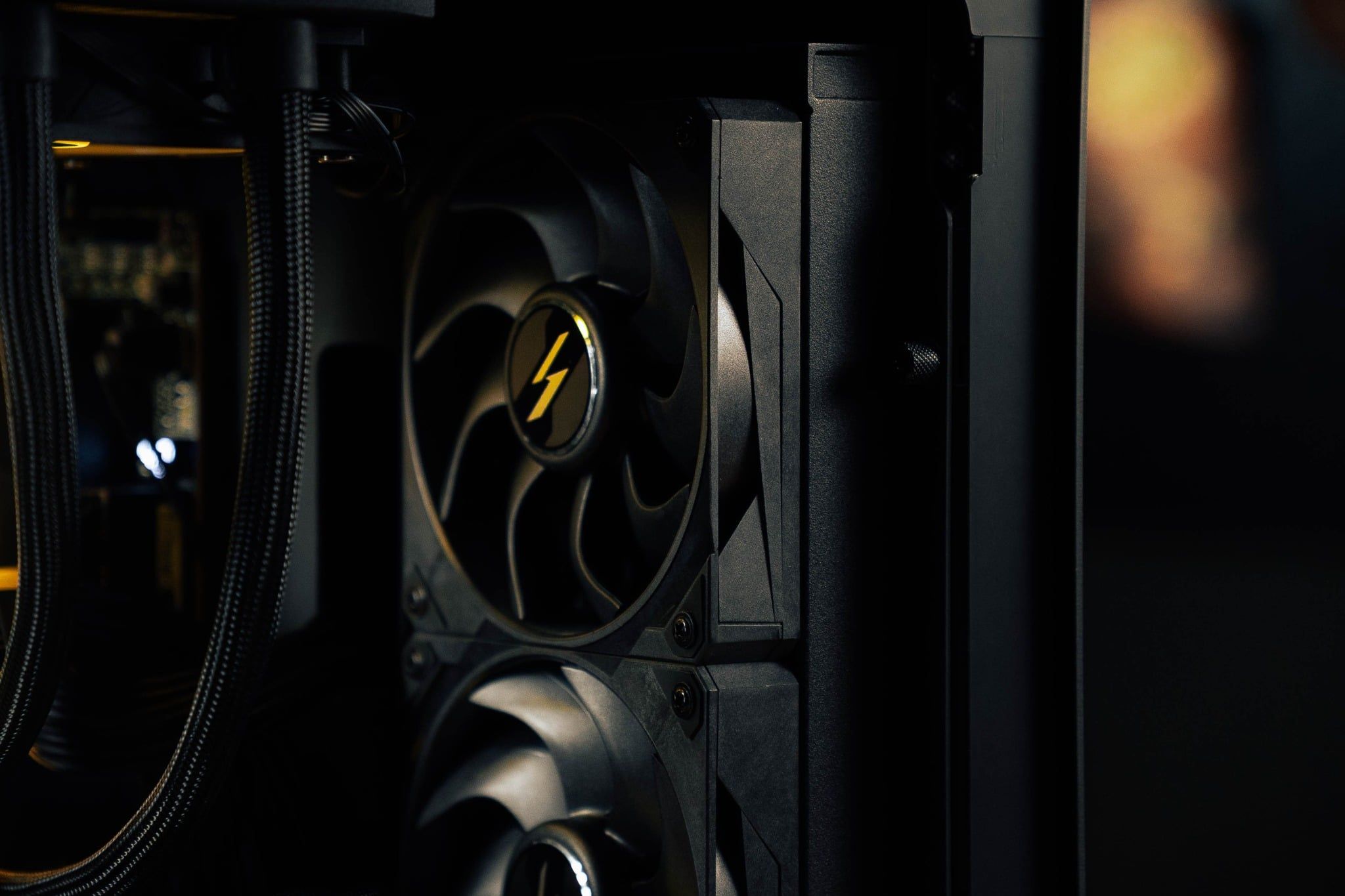 PC Progear x MSI LIGHTNING (Intel Core Ultra 9 285K/ VGA RTX 5090)