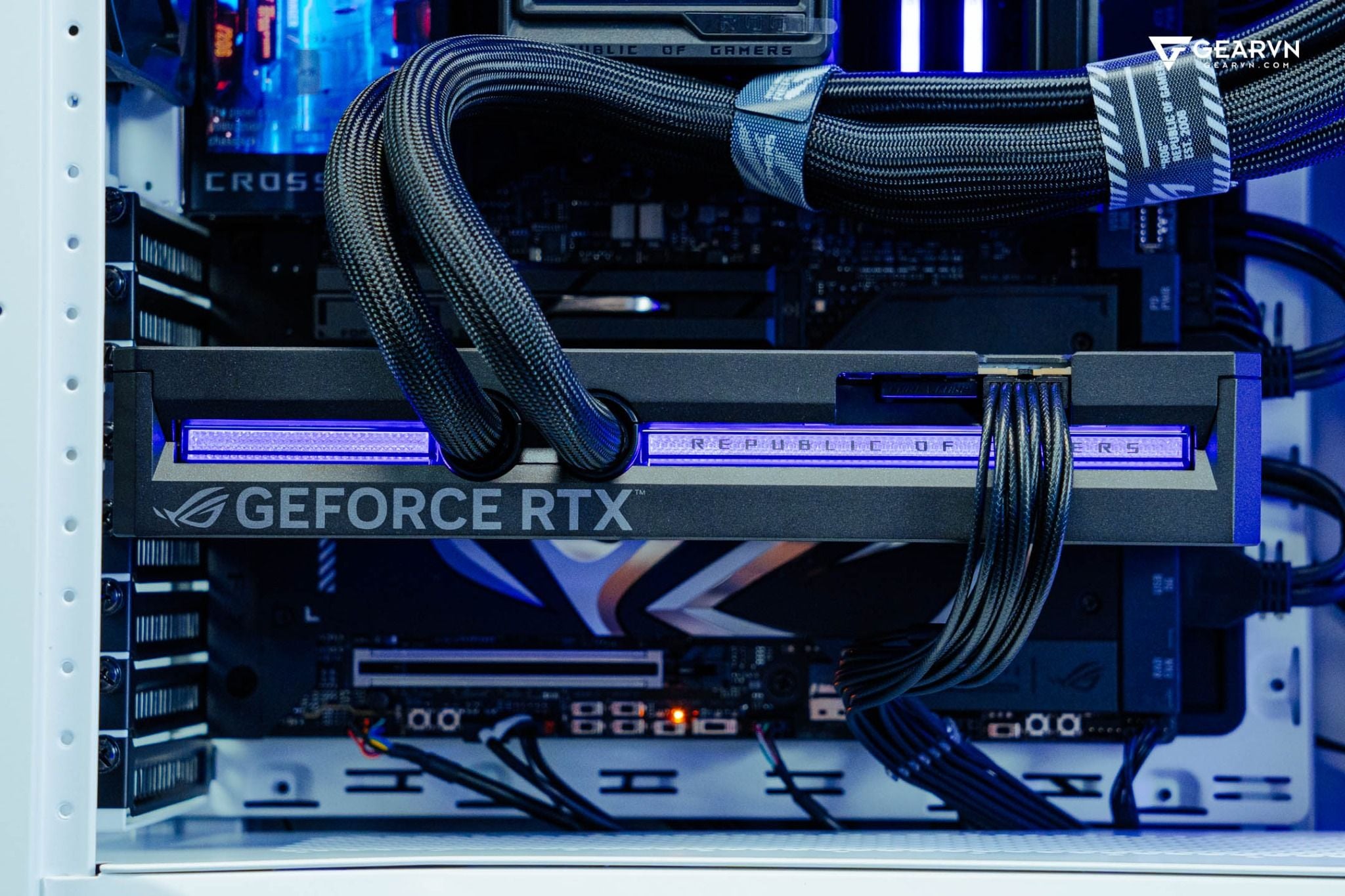PC Progear CUSTOM 0001 Ryzen 9 9950X3D - RTX 5090