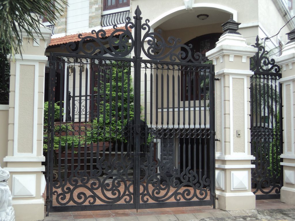 Cổng ngõ, hàng rào chắc kiên cố