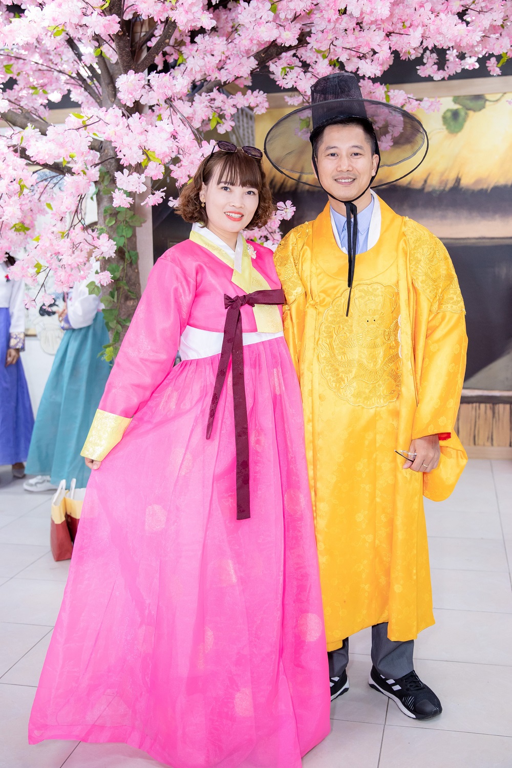 150 đại lý Hòa Bình Group gây “chao đảo” cộng đồng khi diện hanbok Hàn Quốc 5