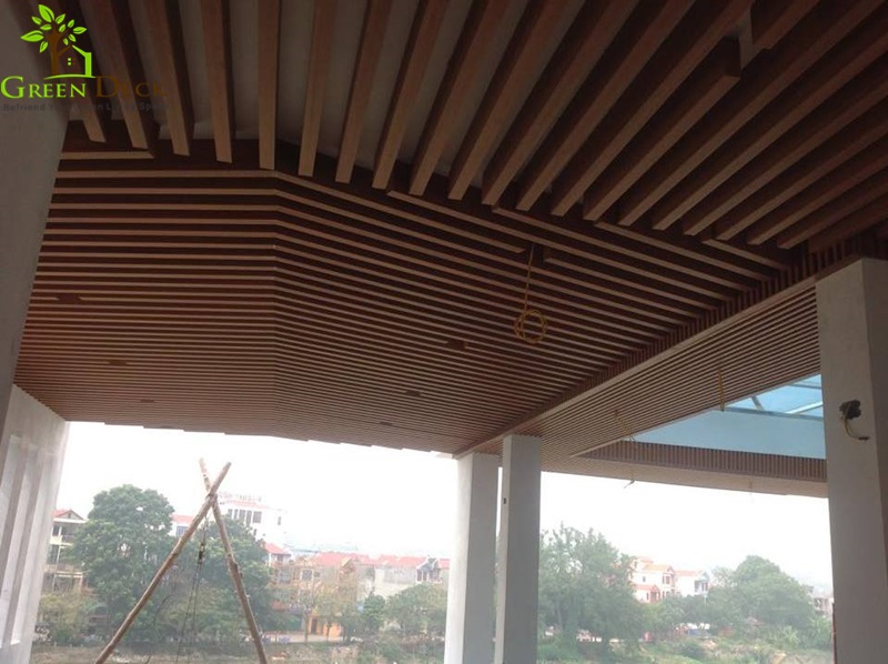 Trần lam gỗ biệt thự