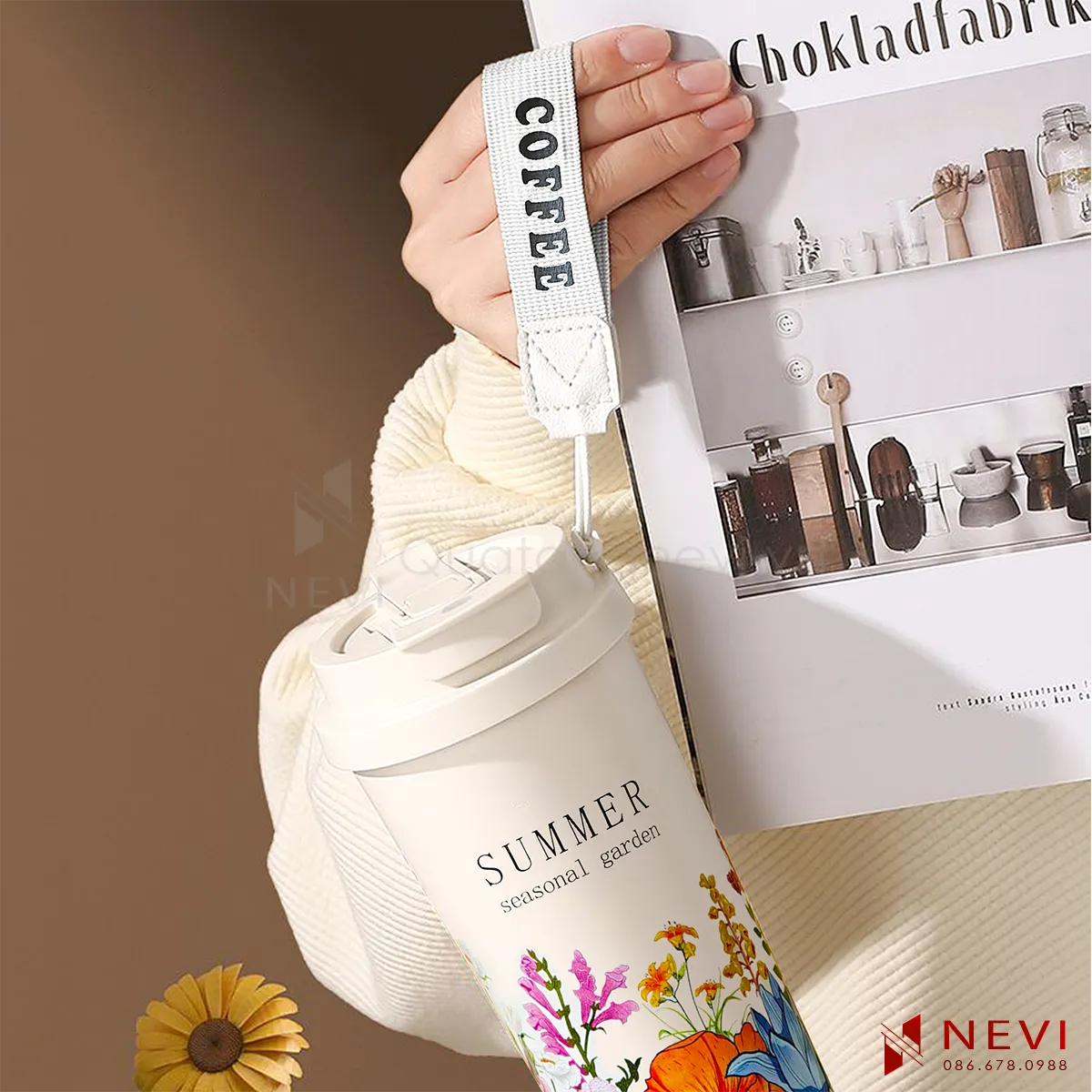 bình giữ nhiệt inox 316 có quai xách bằng vải dệt rất tiện lợi