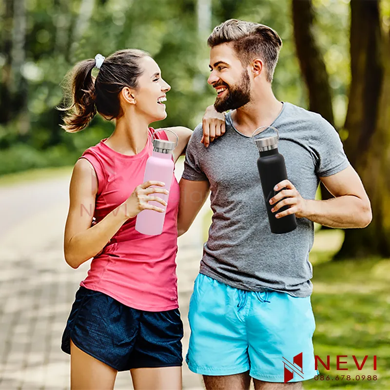Quà tặng Nevi cung cấp bình giữ nhiệt có quai xách dung tích từ 350ml đến 1000ml có thể đáp ứng mọi nhu cầu sử dụng hàng ngày
