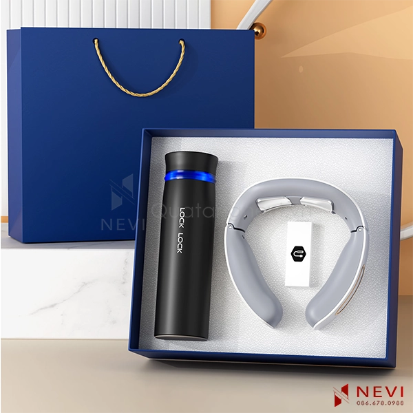 bộ quà tặng gồm bình giữ nhiệt lock&lock Feather Light màu đen xanh và máy mát xa cổ, cung cấp bởi Quà tặng Nevi