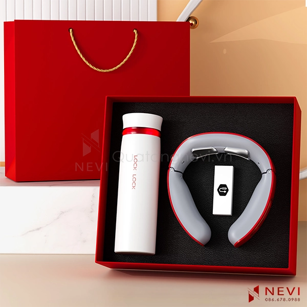 bộ quà tặng gồm bình giữ nhiệt lock&lock Feather Light màu trắng đỏ và máy mát xa cổ, cung cấp bởi Quà tặng Nevi