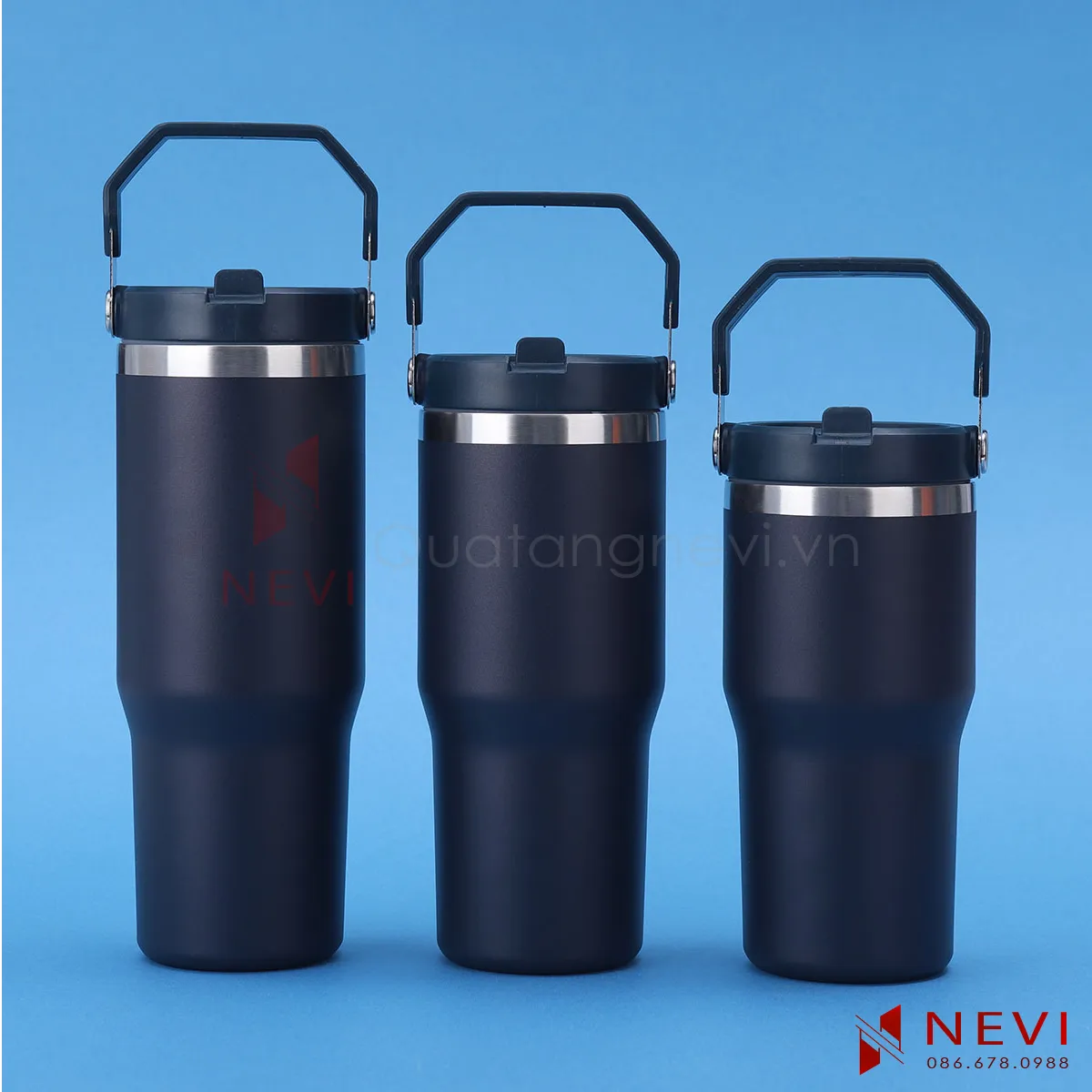 cốc giữ nhiệt có quai xách màu xanh than tại quà tặng nevi