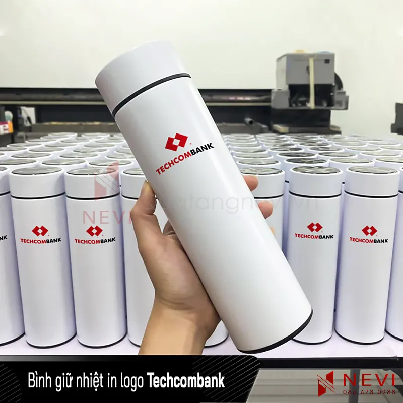 Quà tặng Nevi cung cấp bình giữ nhiệt có màn hình led cảnh báo nhiệt độ, in khắc theo yêu cầu làm quà tặng toàn quốc