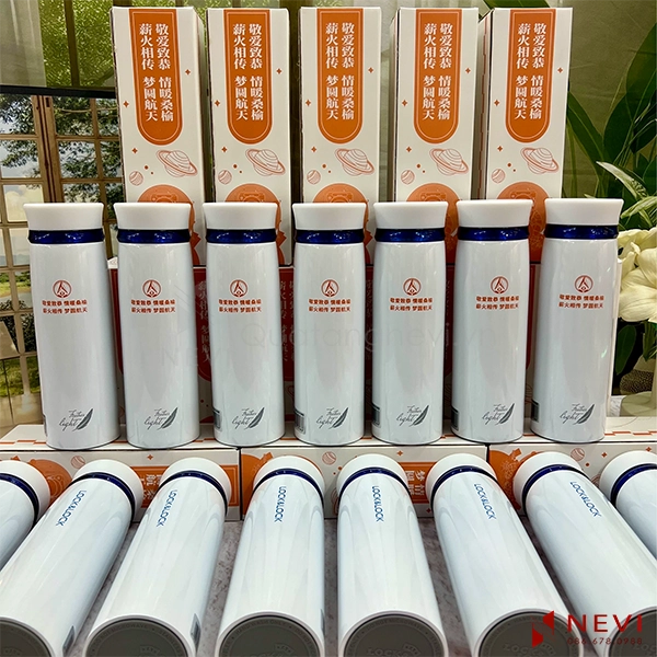 bình giữ nhiệt lock&lock Feather Light in logo làm quà tặng được cung cấp bởi Quà tặng Nevi