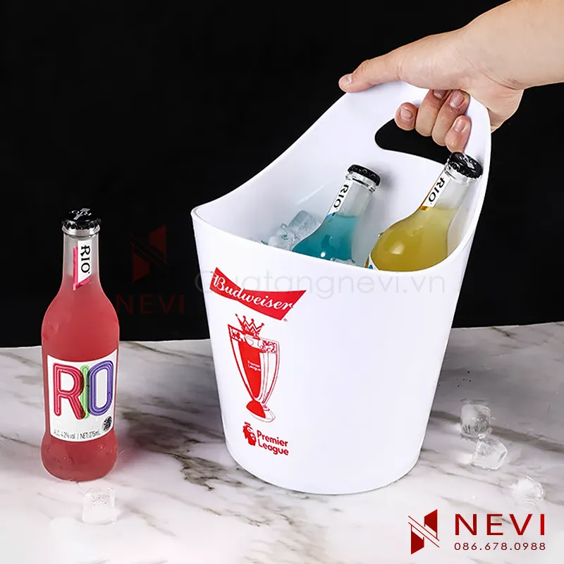 mẫu xô đá nhựa cao cấp 1 quai in logo bởi quà tặng nevi