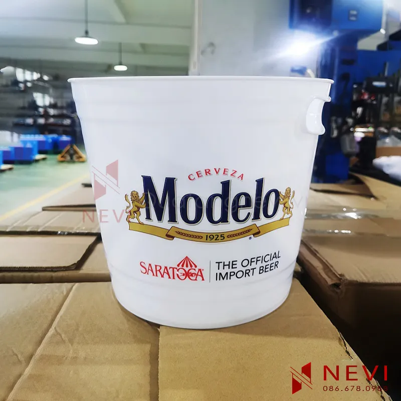 xô đá nhựa màu trắng in logo