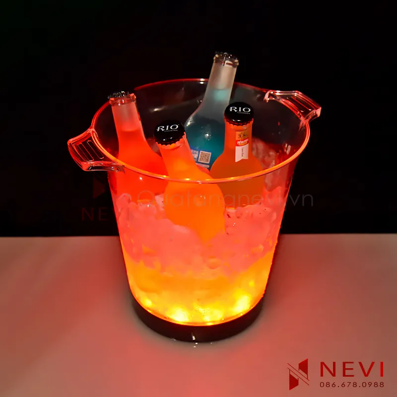 xo-da-nhua-trong-Led-phat-sang-nhieu-mau-quay-bar-nevi-09