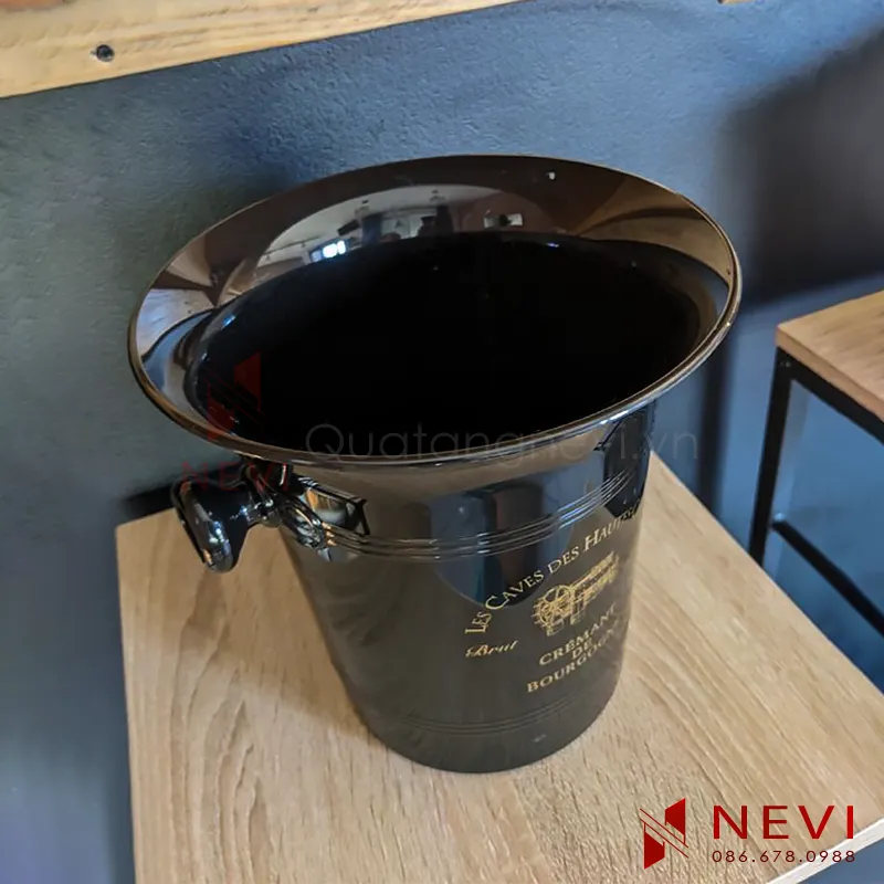 in xô đá nhựa màu đen