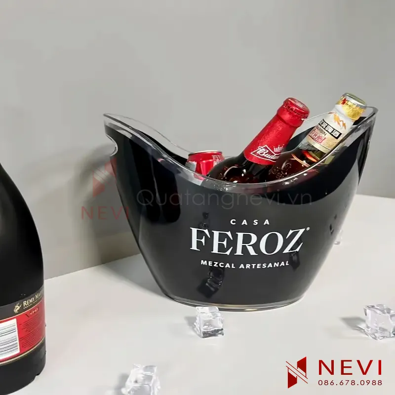 mẫu xô đá nhựa màu đen tại quà tặng nevi