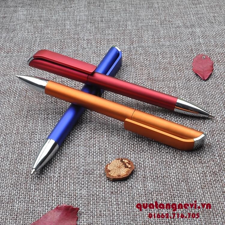 Bút kim loại 18