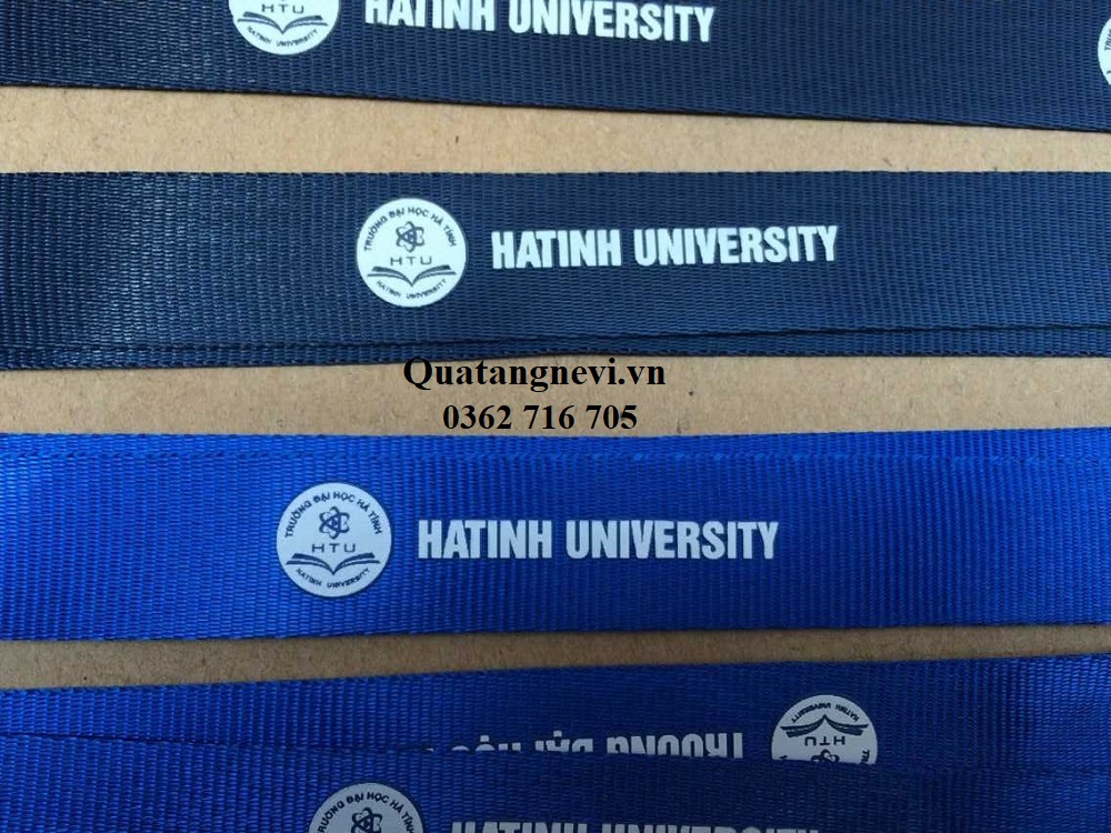 dây đeo thẻ nhân viên in nổi logo 4