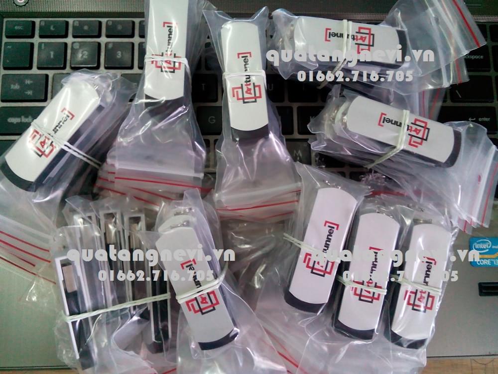 usb nhựa kim loại đẹp,usb quà tặng 1