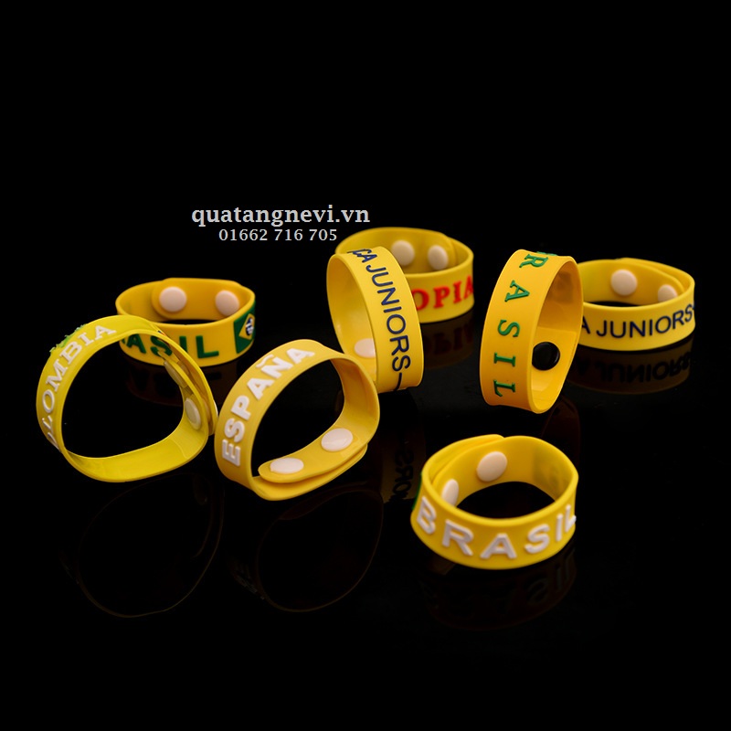 vòng tay cao su có cúc bấm 1.1