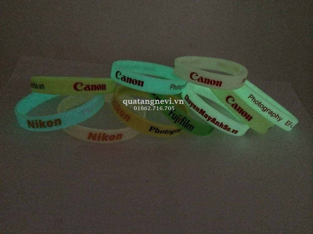 vòng tay cao su phát quang