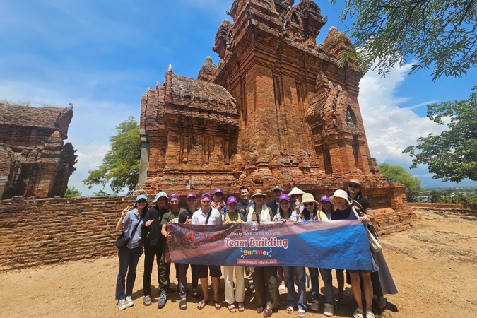 Team-Building mùa hè 2025