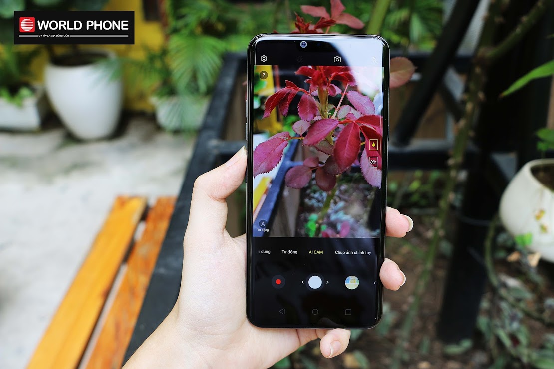 Màn hình LG G8 sắc nét, độ tương phản cao