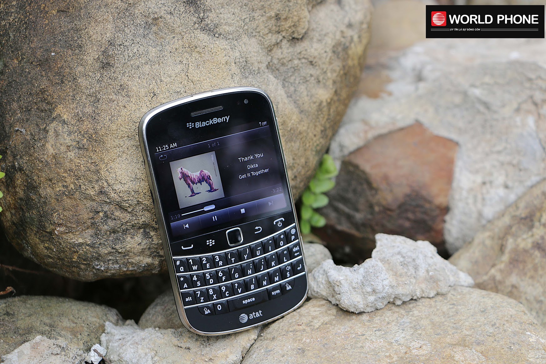 Bàn phím cong vát của BlackBerry Bold 9900