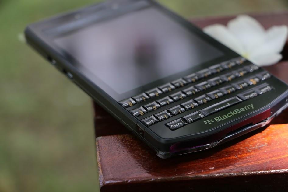 Thay Man Hinh Blackberry Porsche P 9983 Chinh Hang Uy Tin Tin Cậy Worldphone Vn