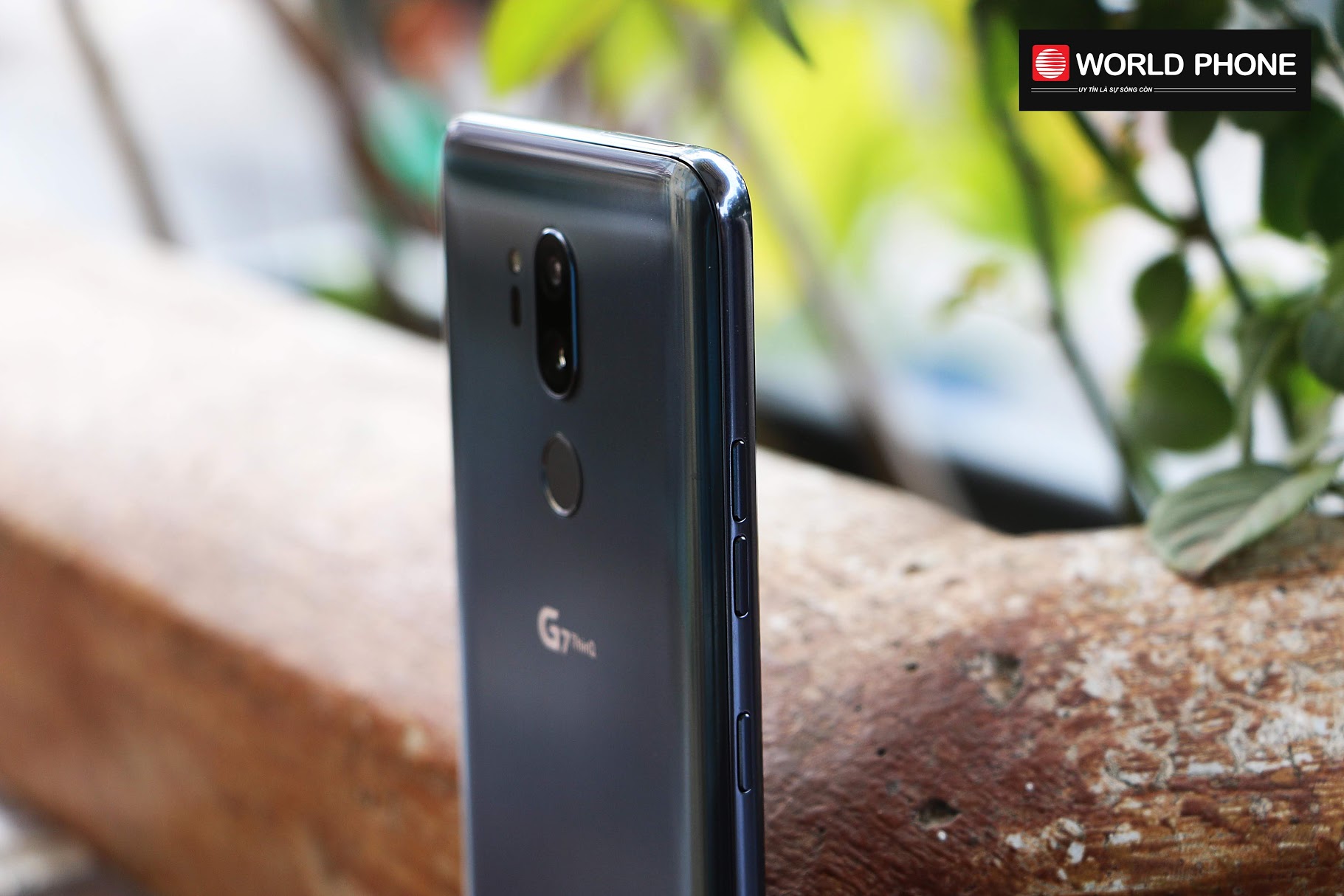 Phím nguồn được chuyển sang cạnh viền trên LG G7