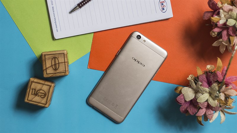 Thiết kế thời thượng của Oppo F3 là một điểm cộng cực lớn