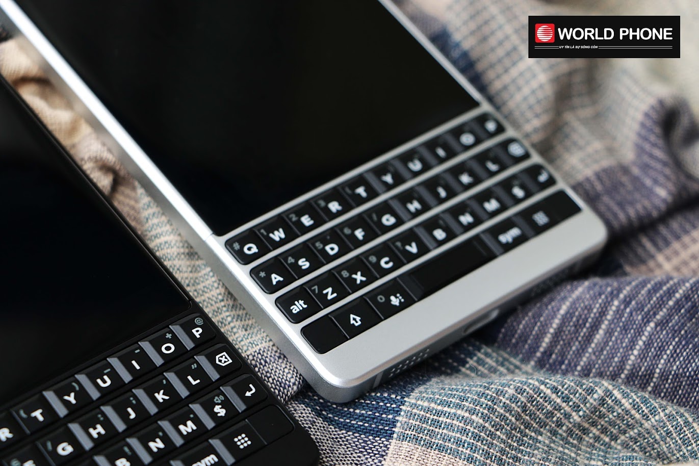 Bàn phím QWERTY vật lý quen thuộc trên Blackberry KEY2