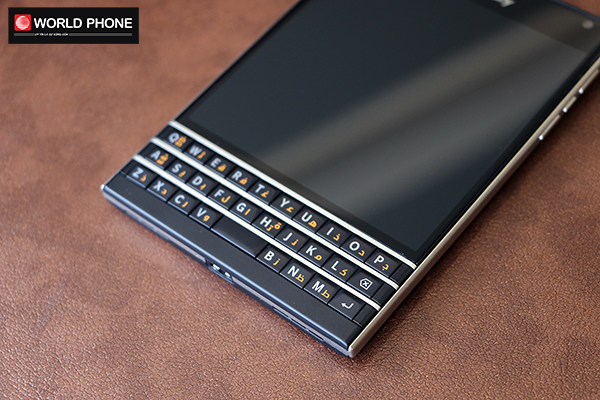 Bàn phím QWERTY của BlackBerry Passport