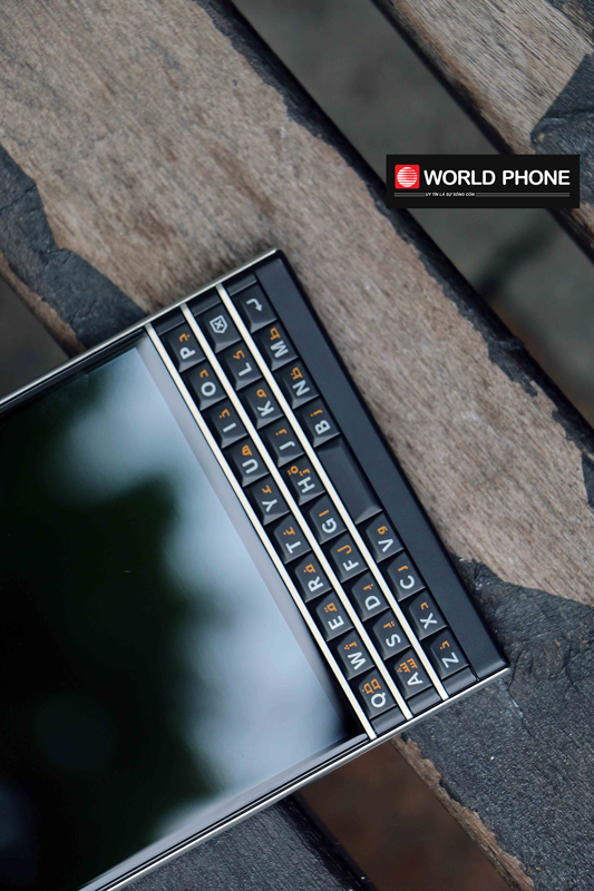 Bàn phím QWERTY của BlackBerry Passport xách tay