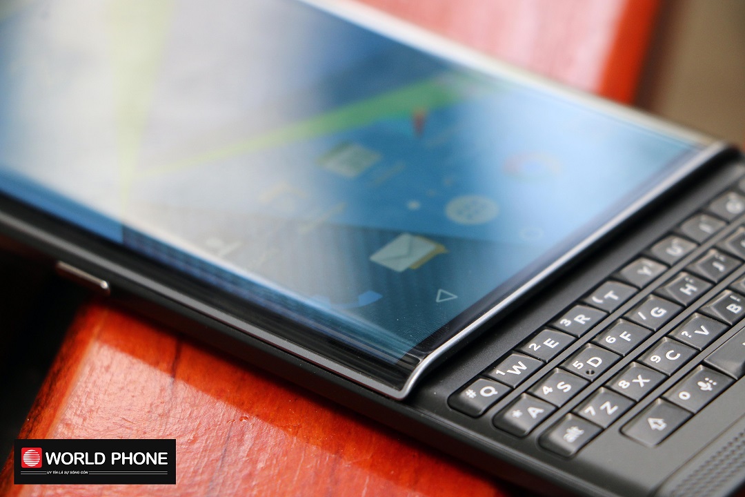 Bàn phím "nguyên chất" Blackberry kết hợp tính năng cảm ứng