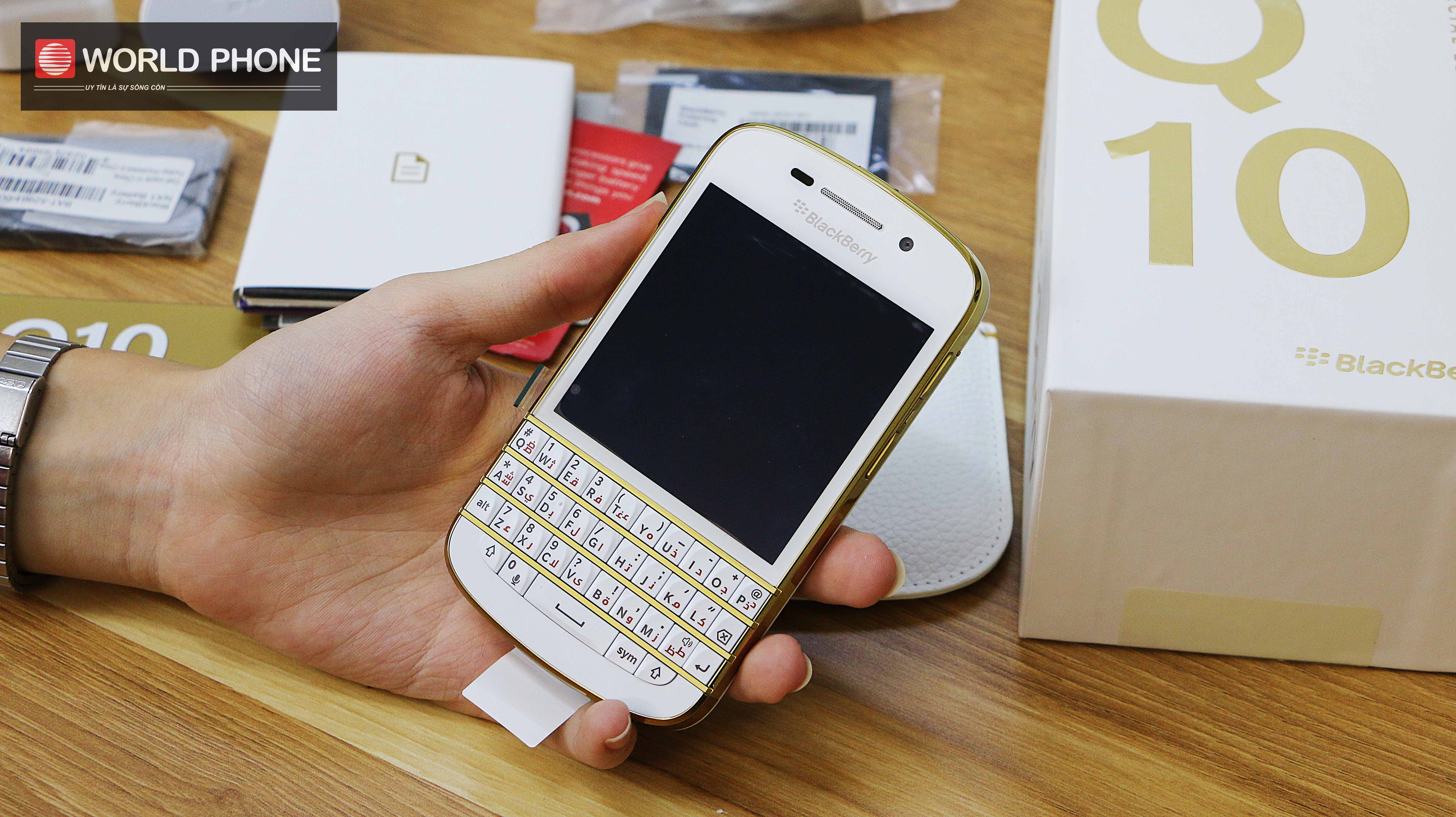 BlackBerry Q10 Gold Special Edition New Fullbox PIN 777