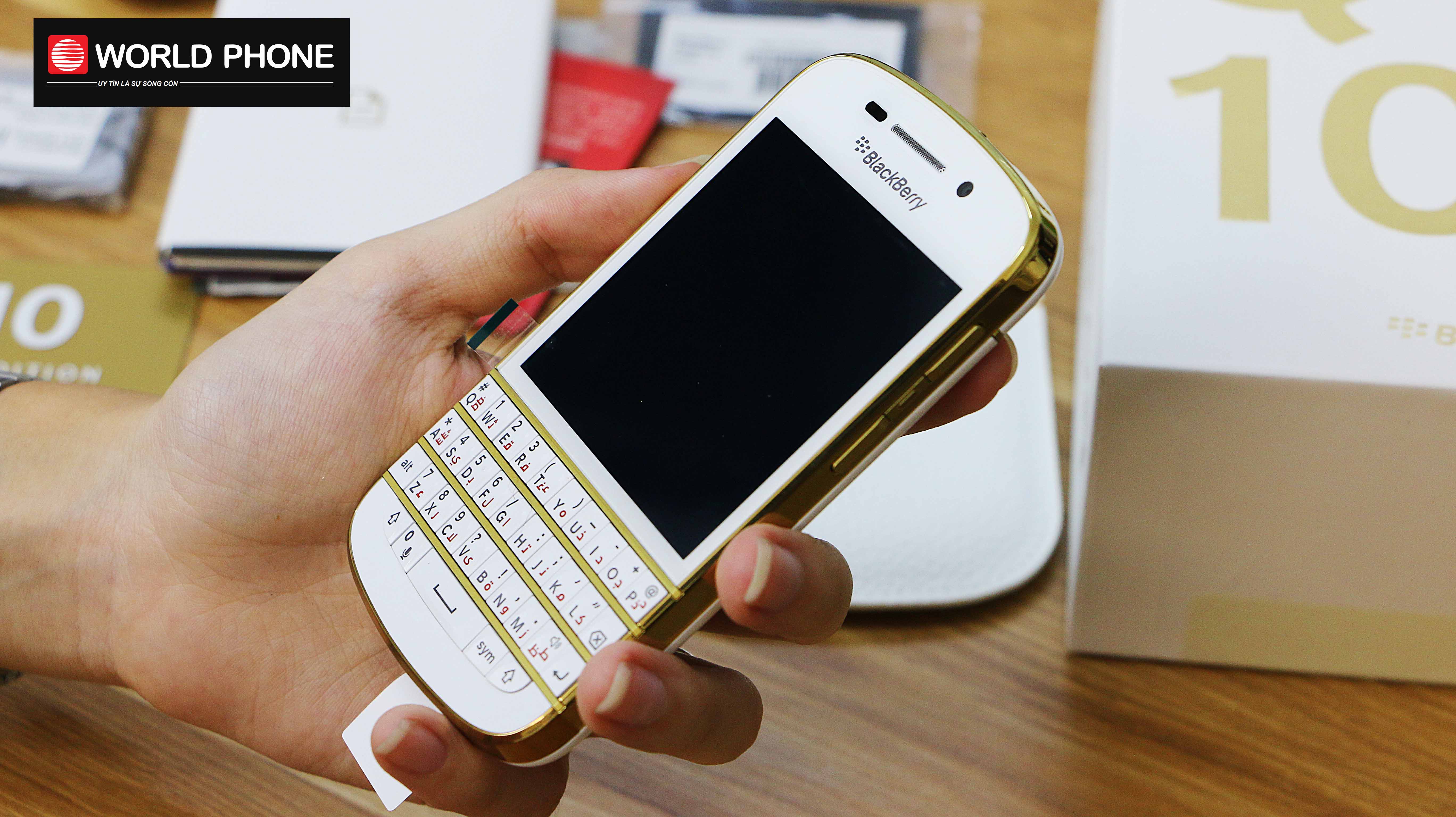 BlackBerry Q10 Gold Special Edition New Fullbox PIN 777