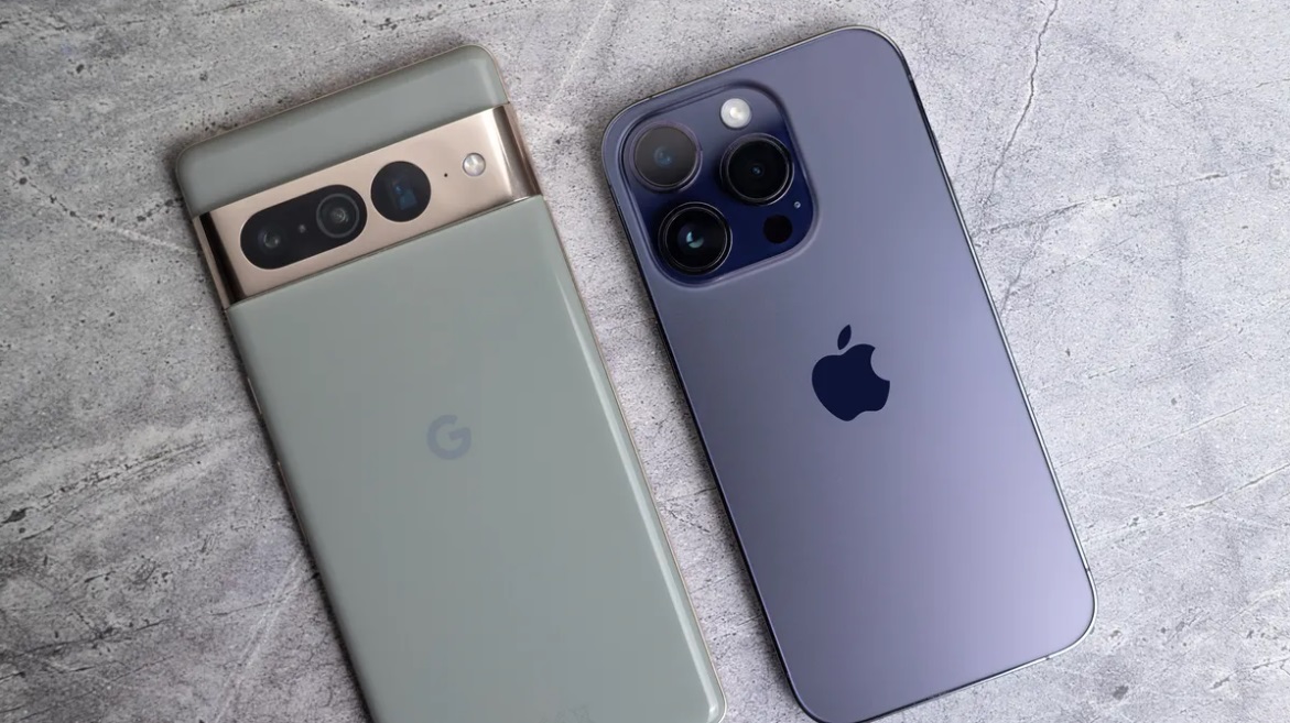 Về hạng mục quay video, Iphone 14 pro (phải) tốt hơn Pixel 7 Pro (trái)