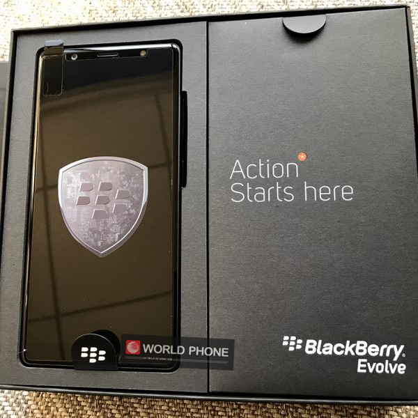 Cận cảnh đập hộp Blackberry Evolve