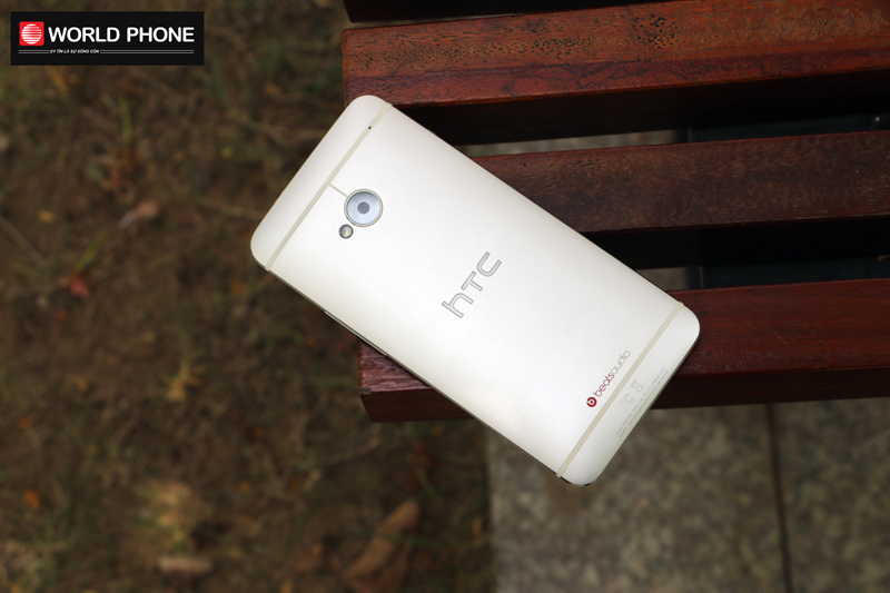 Siêu phẩm HTC One M7 đình đám một thời với thiết kế nguyên khối 
