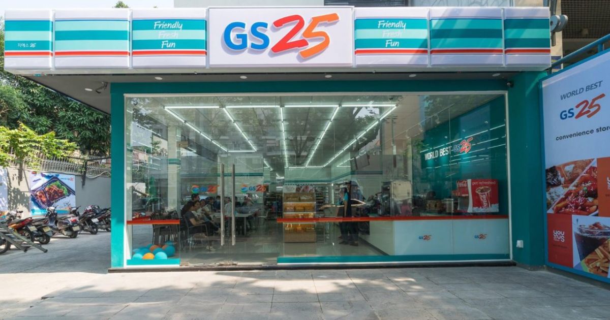 Caroline tại siêu thị GS 25