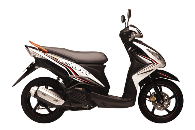 Yamaha ra mắt Sirius, Livias dòng phun xăng điện tử