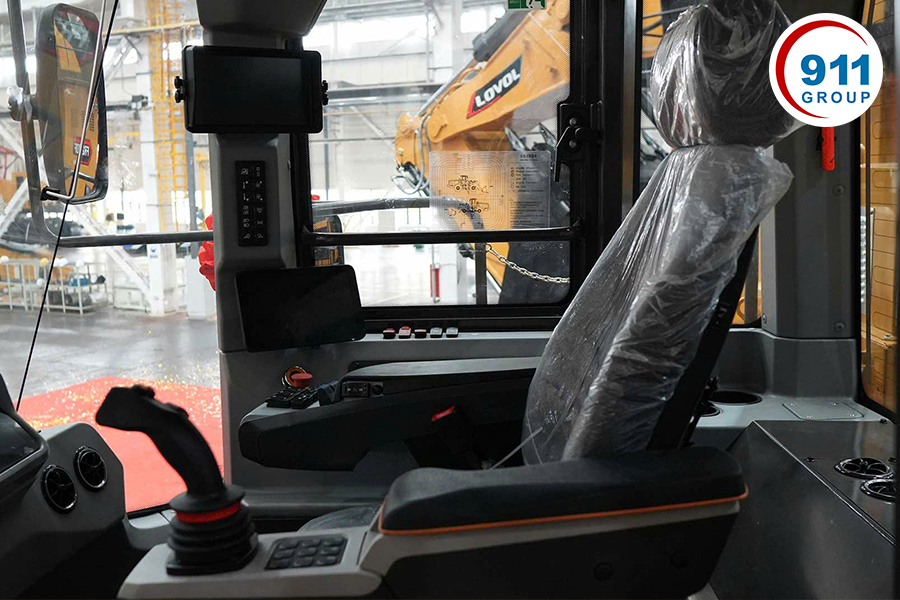 Cabin máy xúc lật Trung Quốc